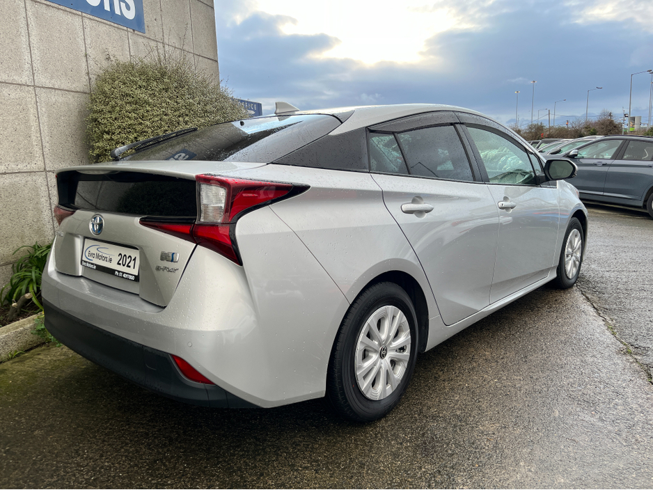2021 Toyota Prius S 4WD AUTOMATIC HYBRID 1.8 PETROL //KEYLESS ENTRY//REVERSE CAMERA//ADAPTIVE CRUISE CONTROL// €19,950