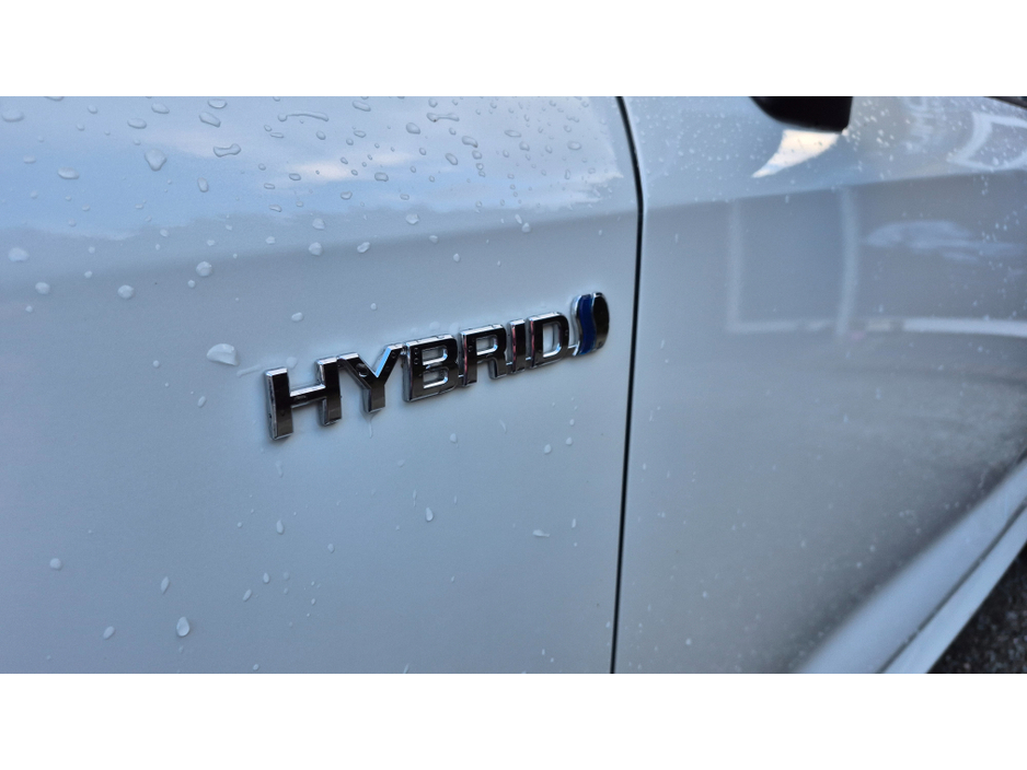 2019 Toyota Corolla HYBRID LUNA SPORT HB 4DR €18,950