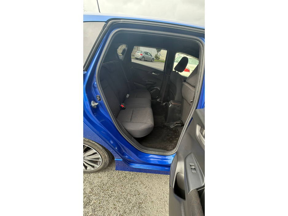 2014 Honda Fit - image 12