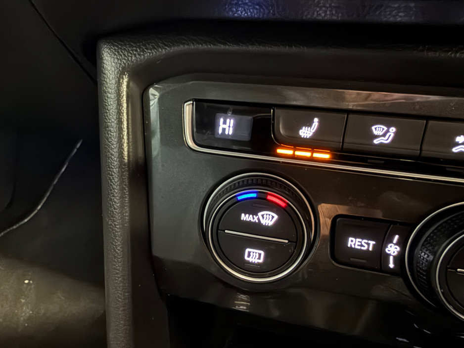 2017 Volkswagen Tiguan - image 15