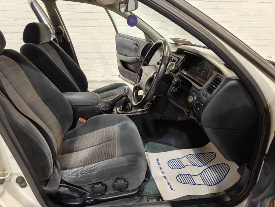 1993 Toyota Chaser - image 17