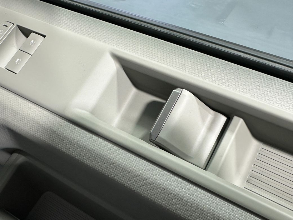 2026 Kia PV5 - image 21