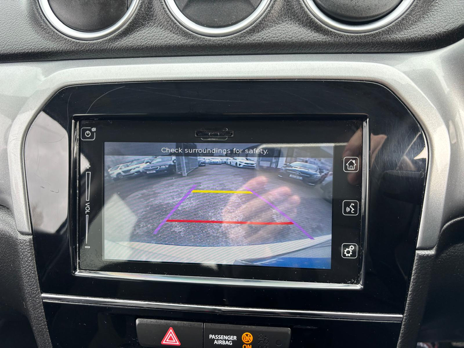 2017 Suzuki Vitara - image 4