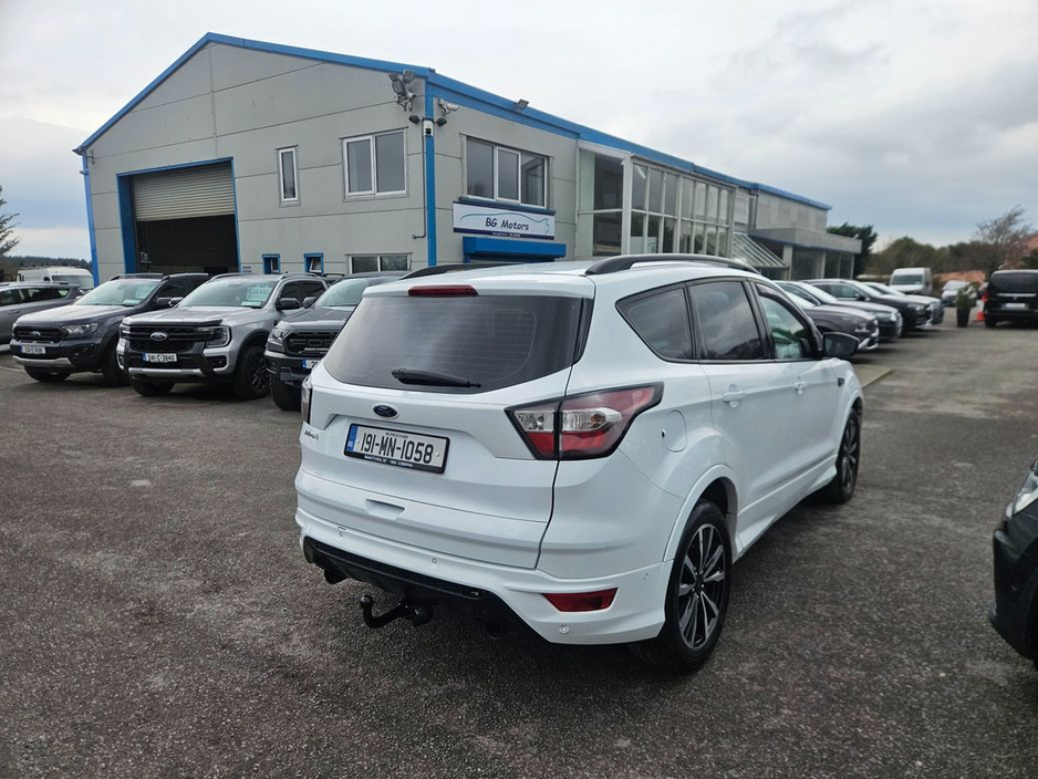 2019 Ford Kuga - image 5