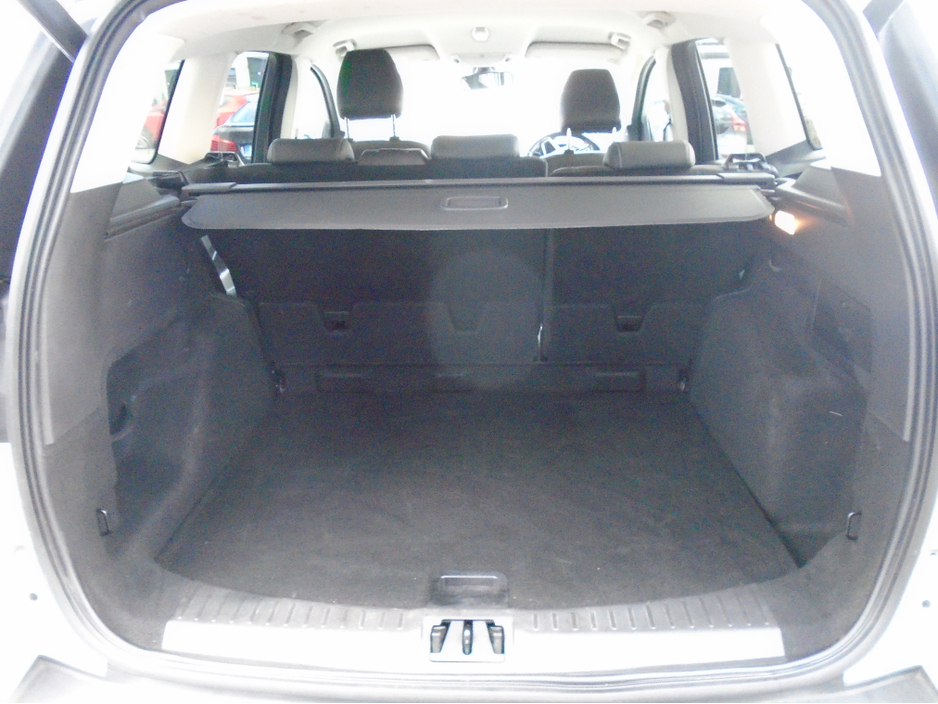 2018 Ford Kuga - image 9