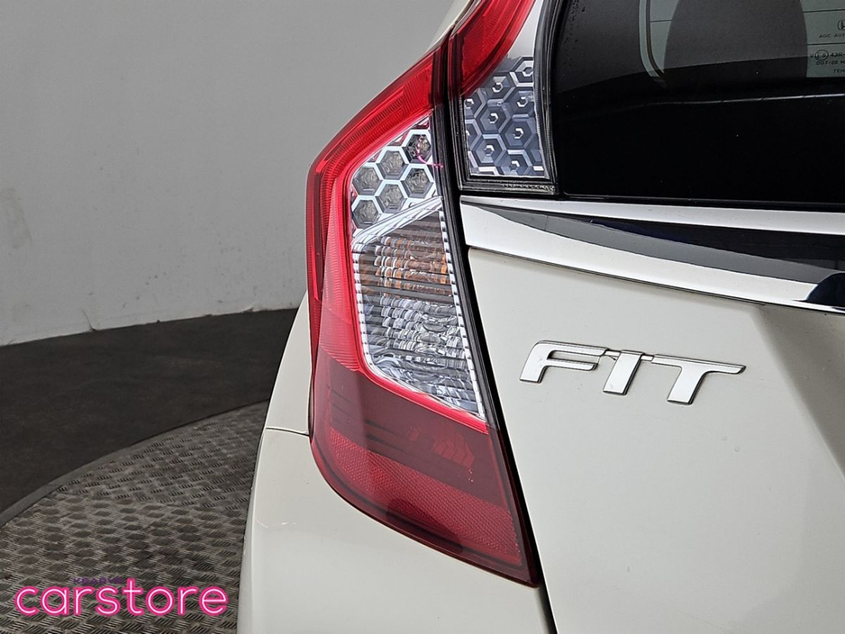2015 Honda Fit FIT DAA-GP5 HYBRID 5DR AUTO €10,880