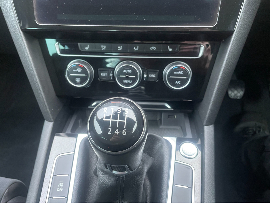 2017 Volkswagen Passat HIGHLINE 1.6 TDI MANUAL 6SPEED FWD 120HP 4DR €14,500