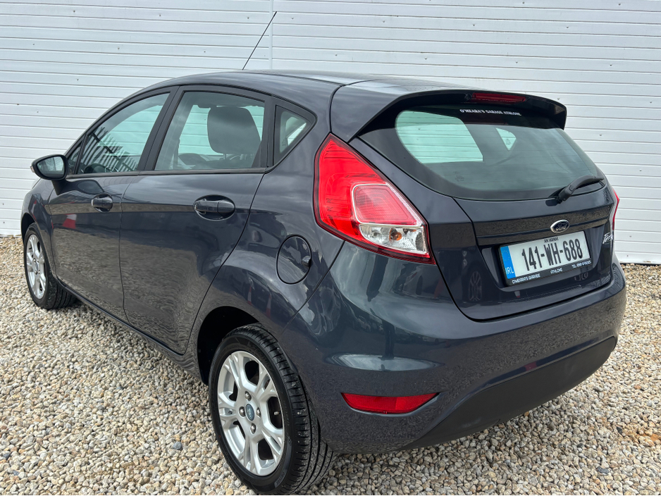 2014 Ford Fiesta - image 3