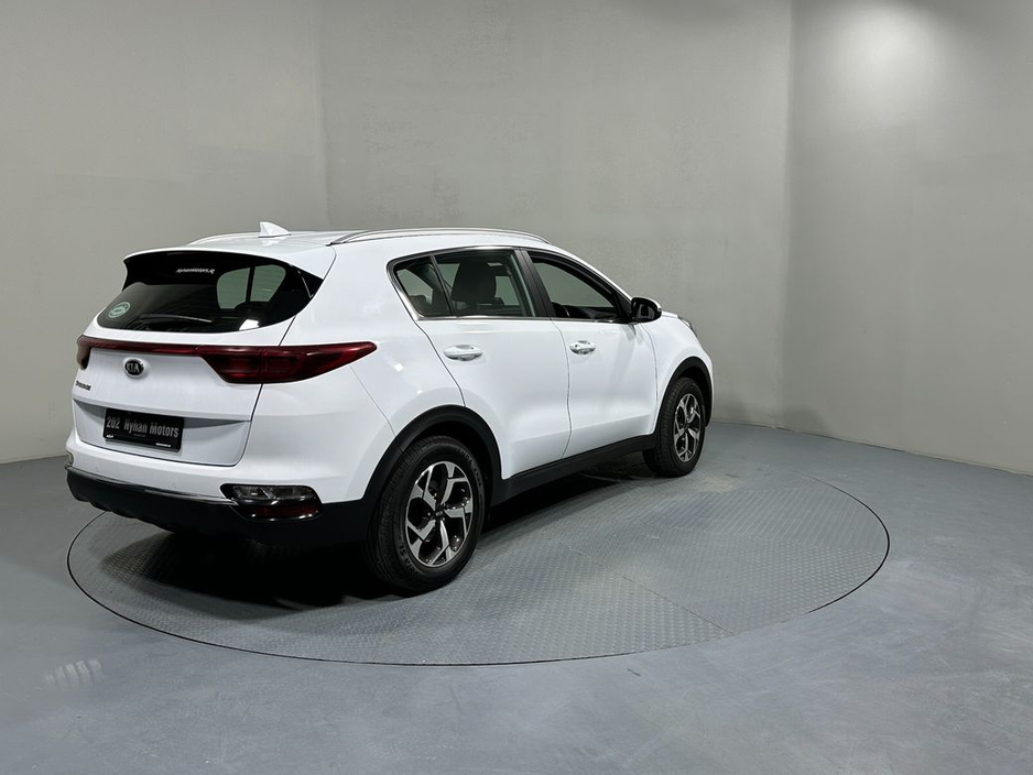 2020 Kia Sportage - image 6