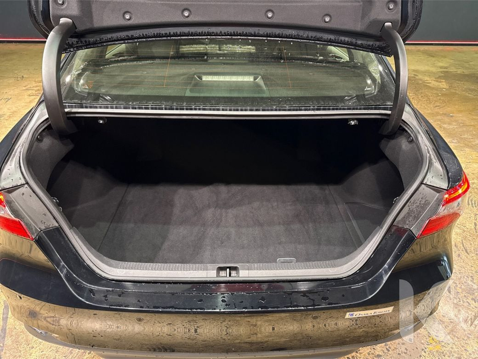 2021 Toyota Camry - image 11