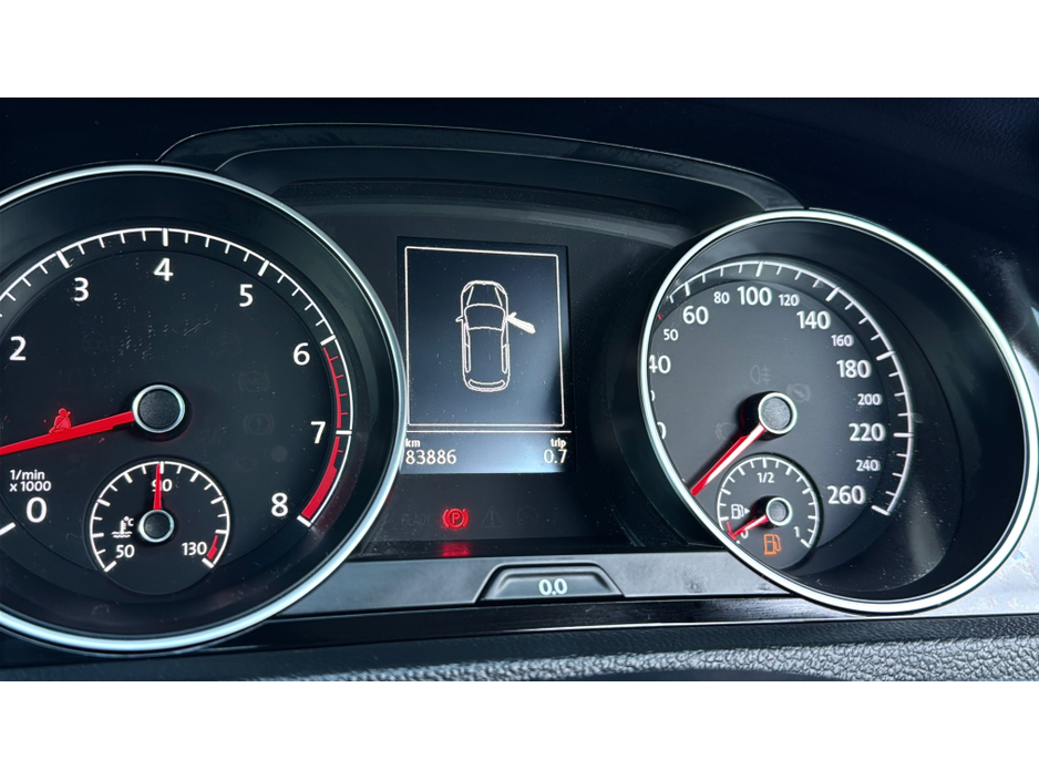 2016 Volkswagen Golf - image 13