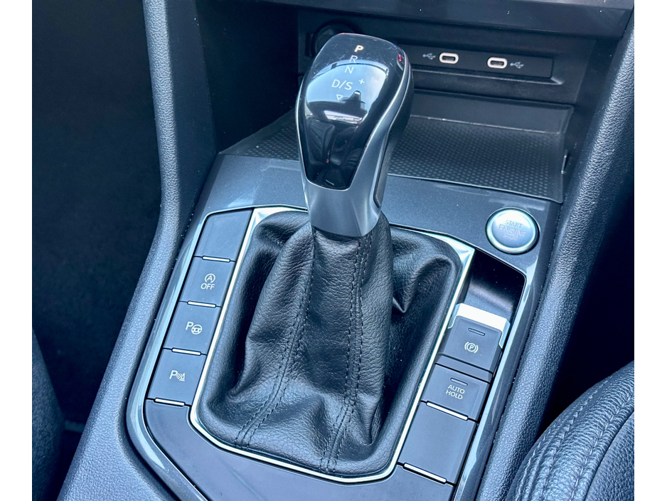 2022 Volkswagen Tiguan Allspace ++LEATHER / AUTO / 7-SEAT  PANORAMIC ROOF++ €33,950