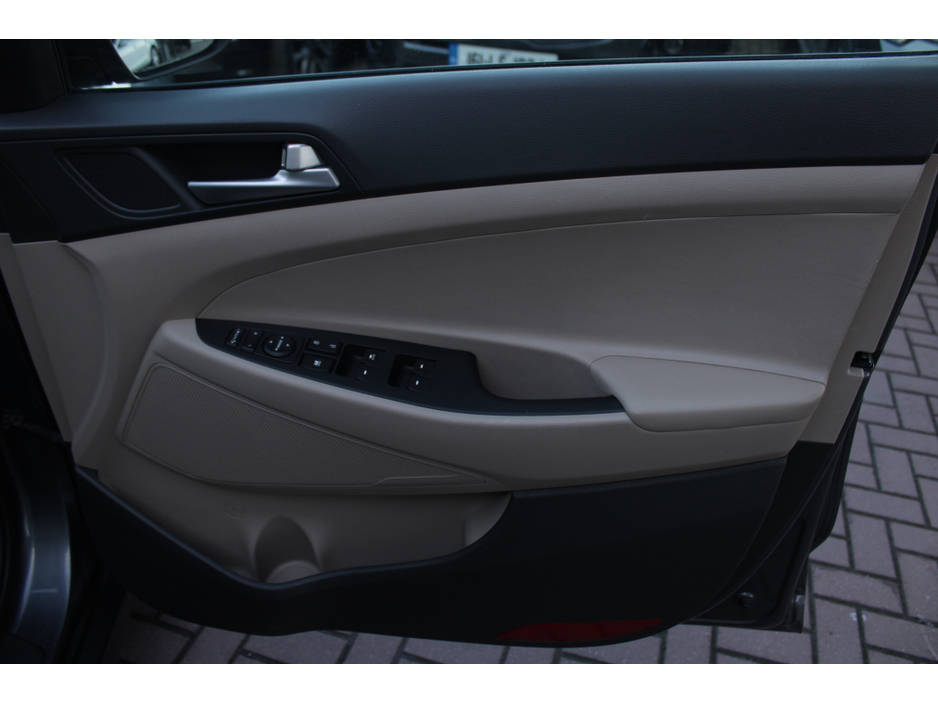 2018 Hyundai Tucson - image 10