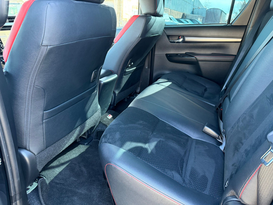 2023 Toyota Hilux - image 19