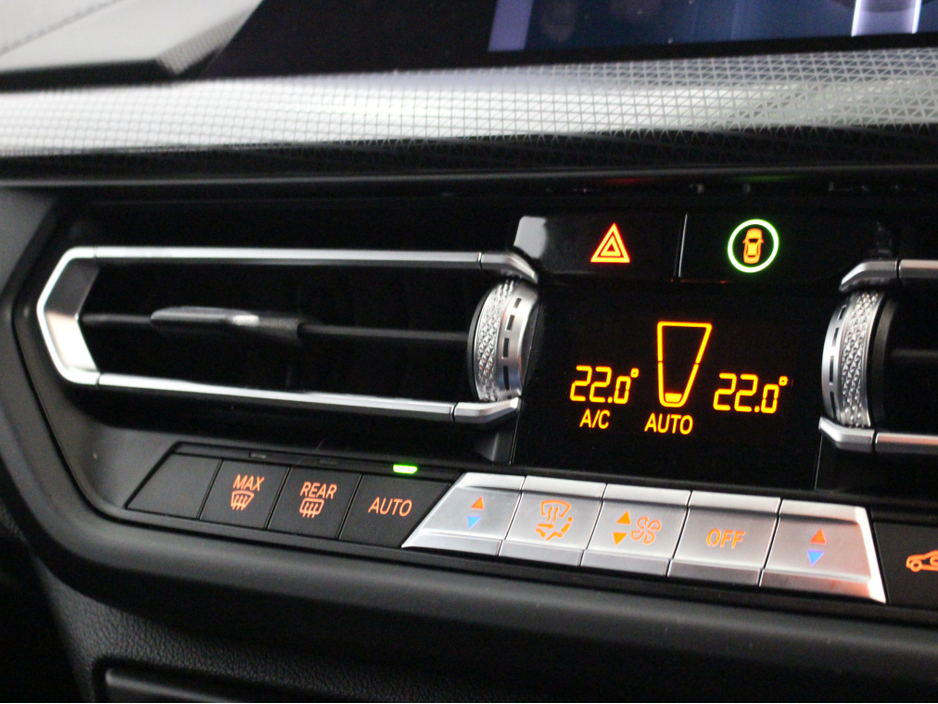 2021 BMW 1 Series - image 30