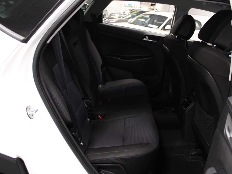 2017 Hyundai Tucson - image 24