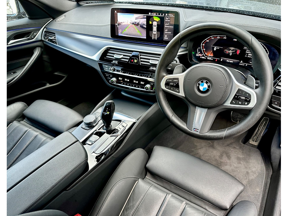2023 BMW 5 Series - image 19