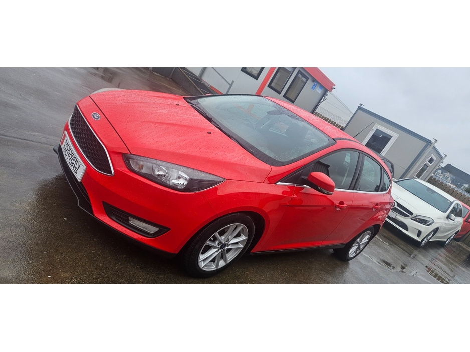 2015 Ford Focus - image 4