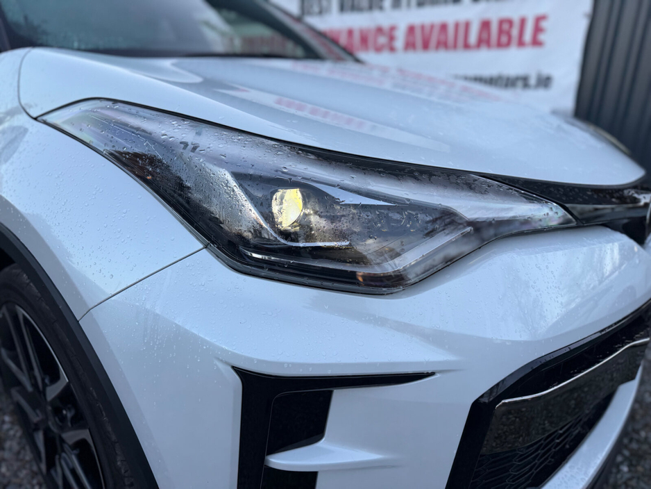 2023 Toyota C-HR 1.8 HYBRID LUNA €31,999