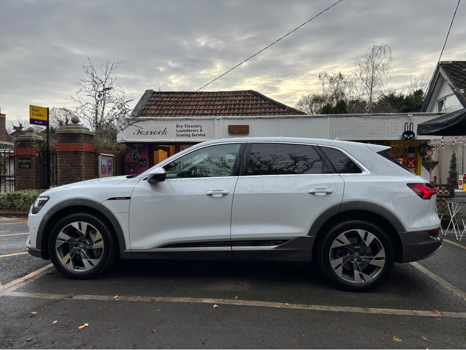 2020 Audi e-tron AUDI E TRON '50' - QUATTRO 'SPORT' FASH - 2 KEYS €23,900