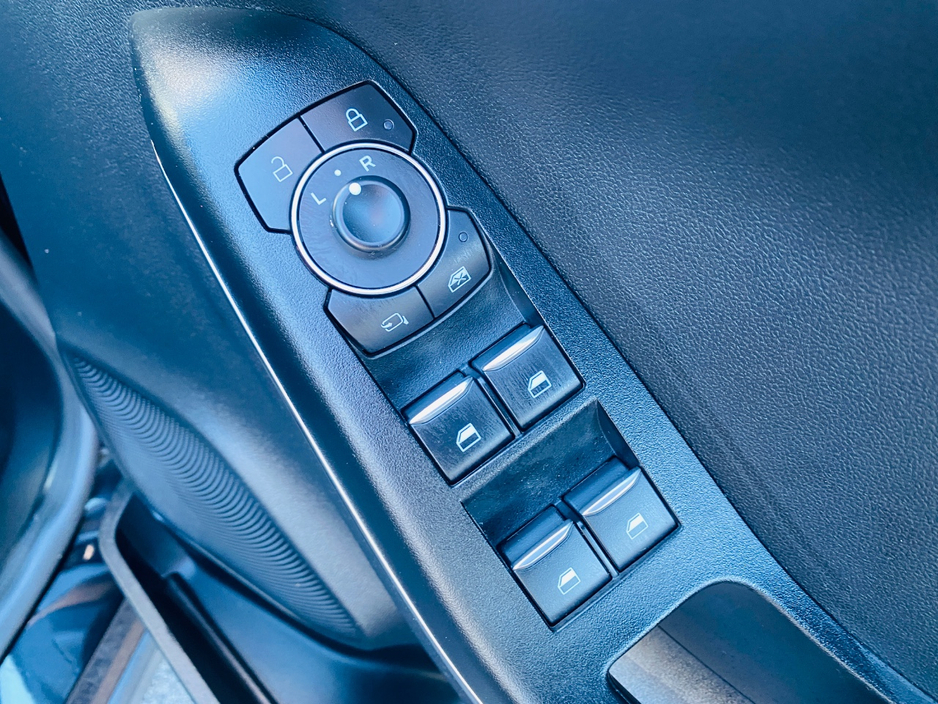 2023 Ford Puma - image 25