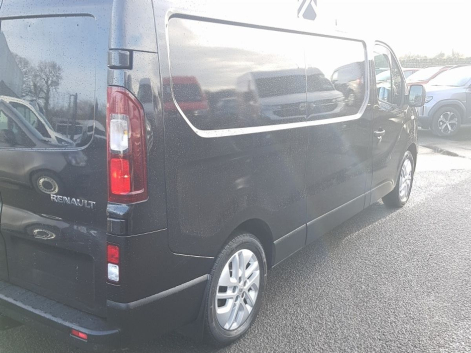 2018 Renault Trafic LL 120 SPORT LWB (Serviced AND TESTED €10,250