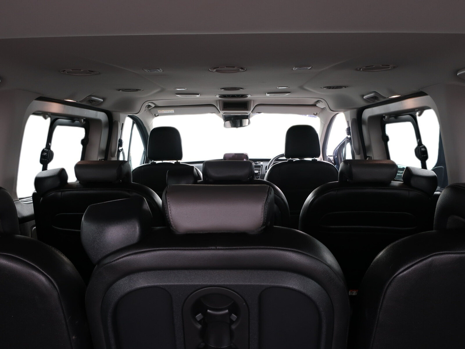 2023 Ford Tourneo - image 8