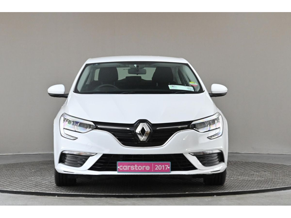 2017 Renault Megane - image 2