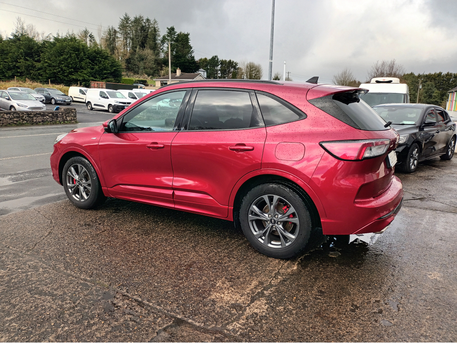 2022 Ford Kuga - image 7