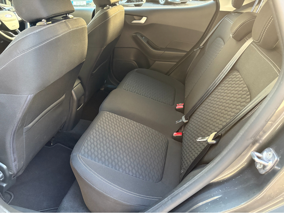 2022 Ford Fiesta - image 11