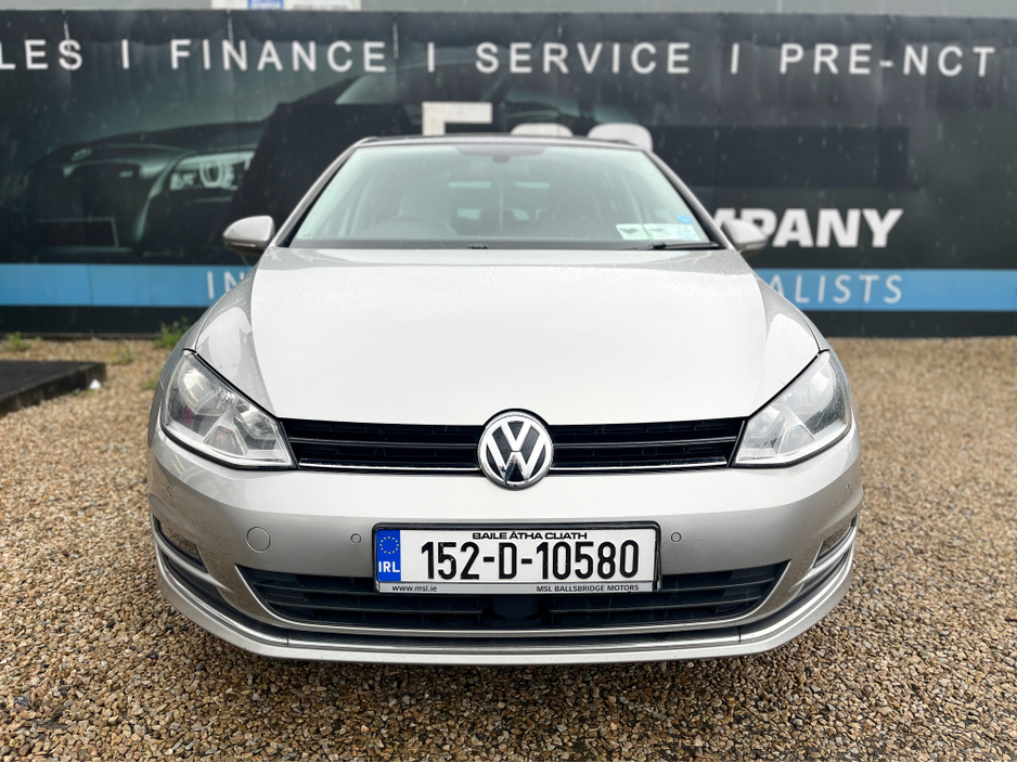 2015 Volkswagen Golf - image 2