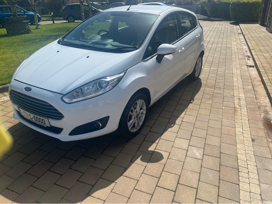 2017 Ford Fiesta - image 6