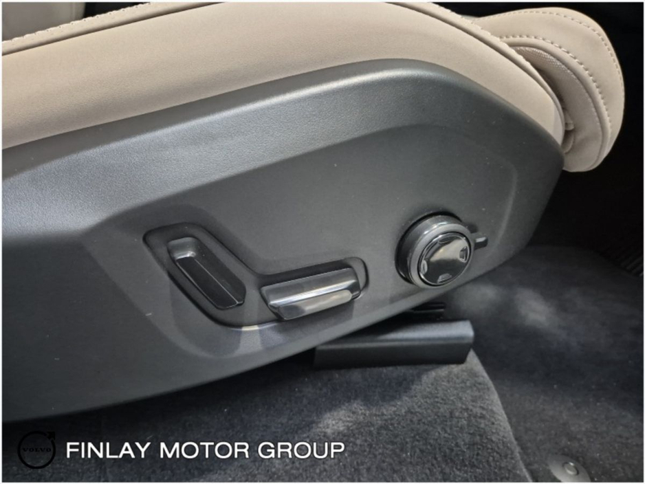 2026 Volvo XC90 - image 13