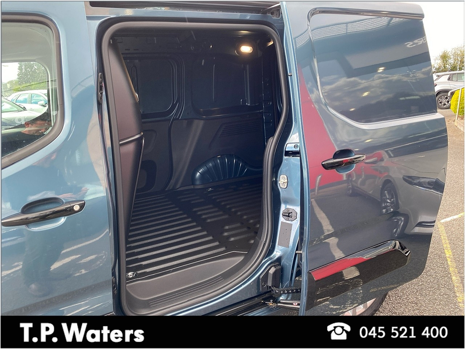 2026 Fiat Doblo - image 9