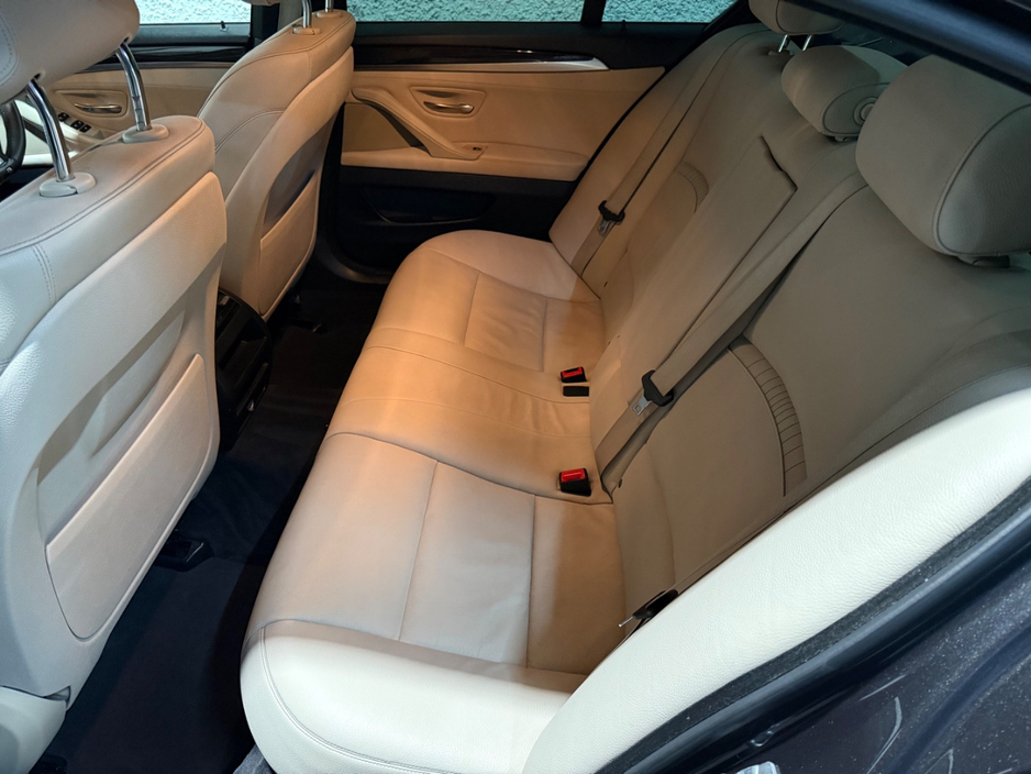 2014 BMW 5 Series - image 13