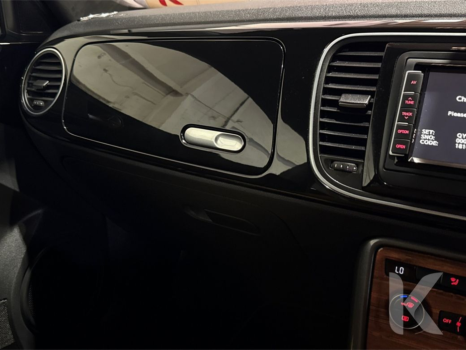 2019 Volkswagen Beetle - image 16