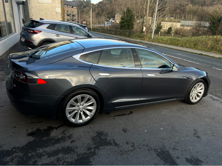 2019 Tesla Model S - image 7