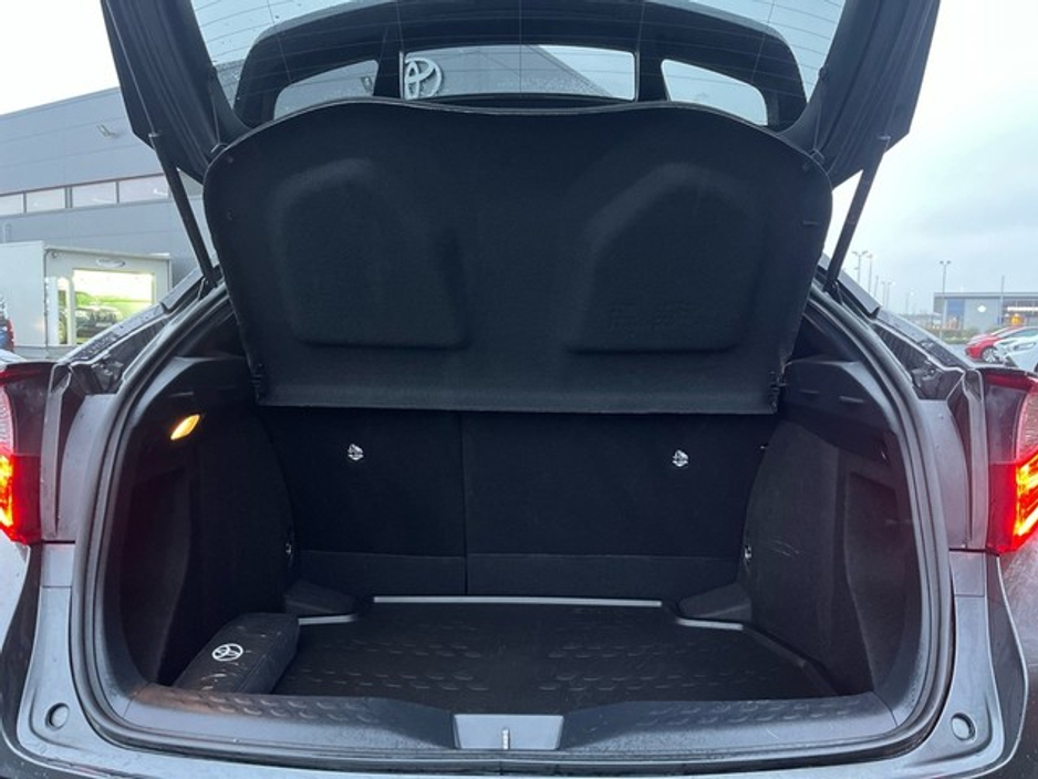 2023 Toyota C-HR HYBRID SPORT 4DR AUTO €29,950