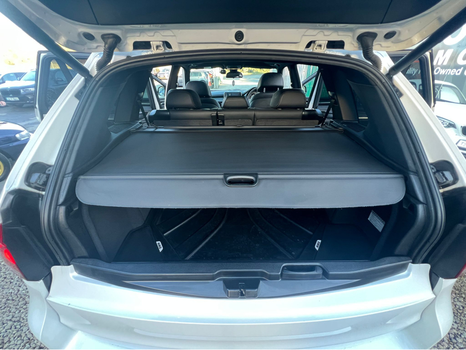 2017 BMW X5 - image 8