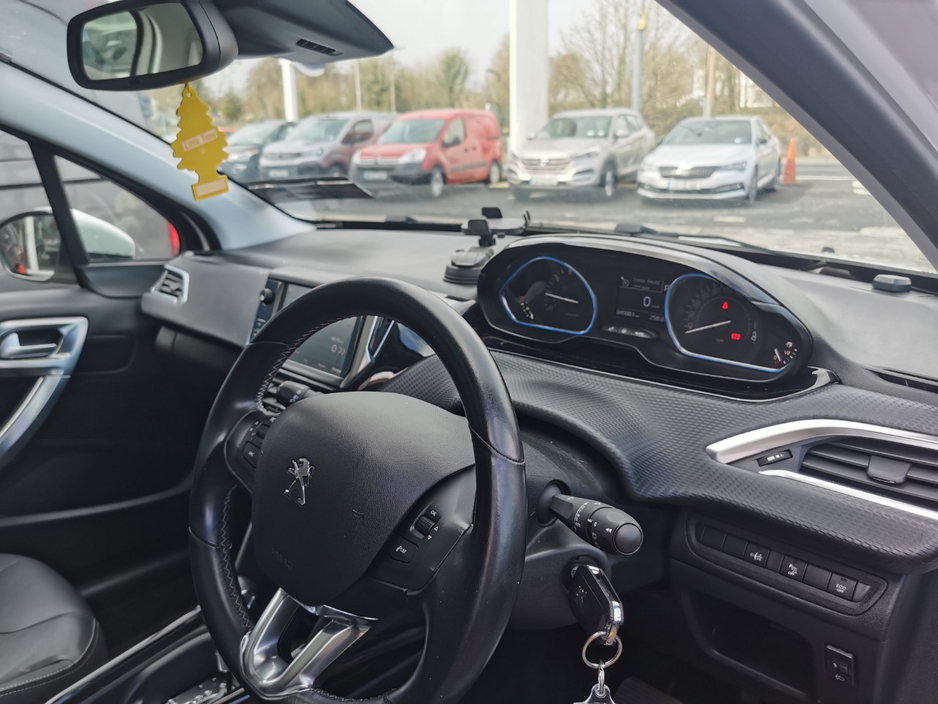 2019 Peugeot 2008 - image 10