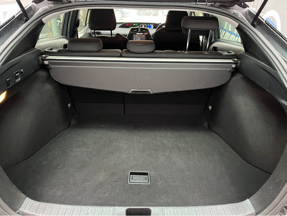 2022 Toyota Prius - image 8