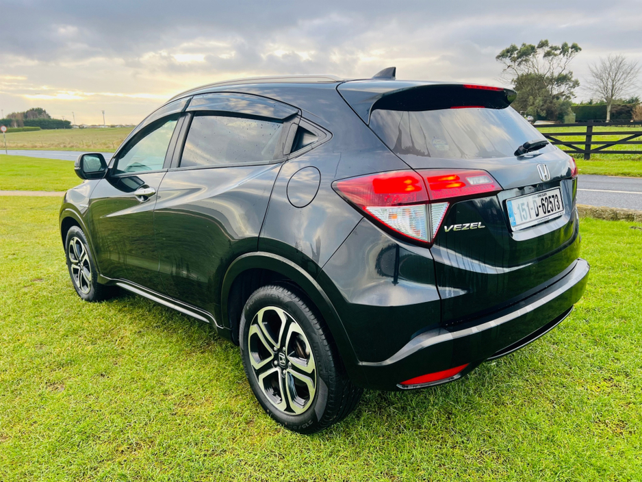 2015 Honda Vezel - image 10