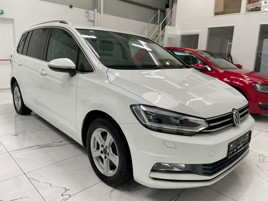2017 Volkswagen Touran  €16,995