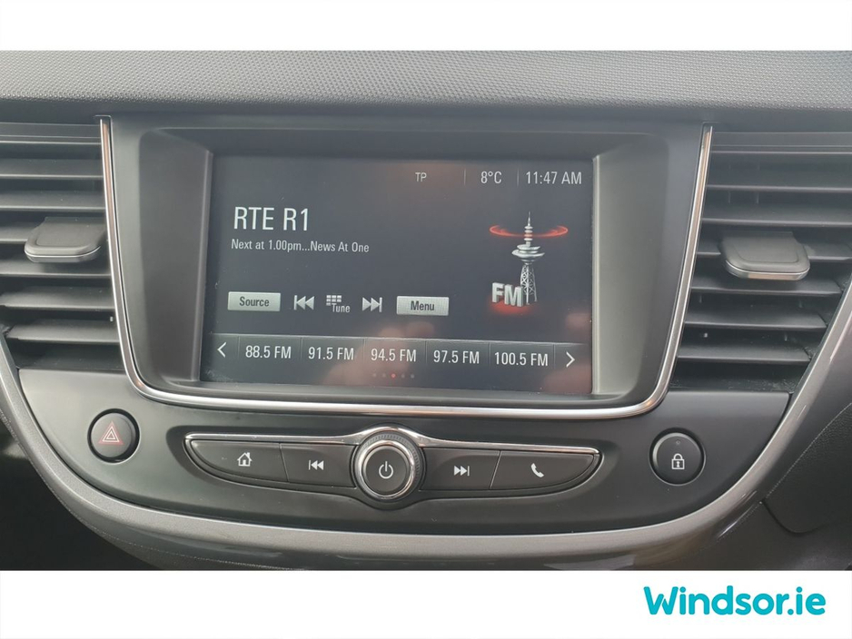 2022 Opel Crossland - image 10