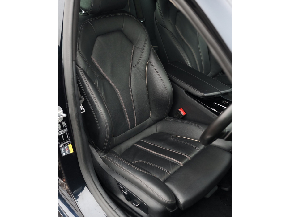 2021 BMW 5 Series - image 7