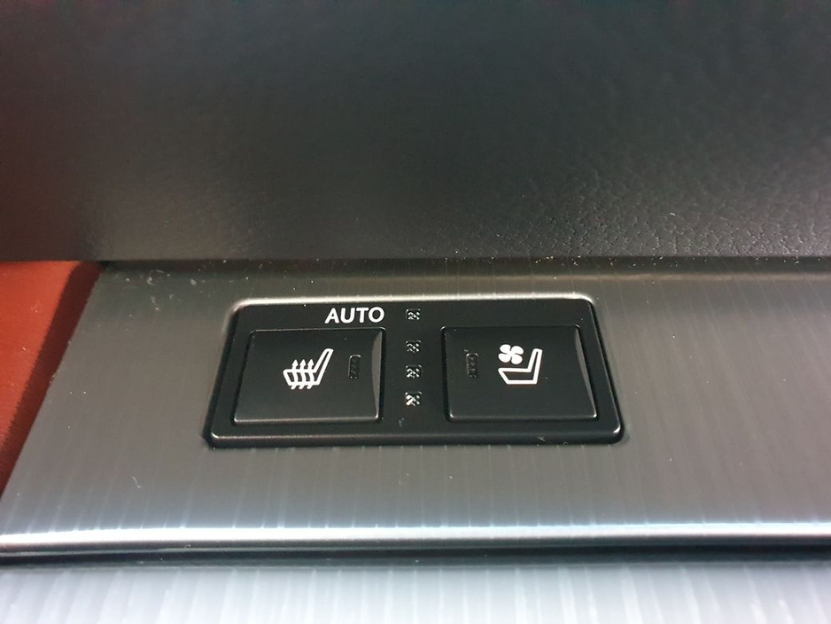 2014 Lexus GS 300 H - image 19