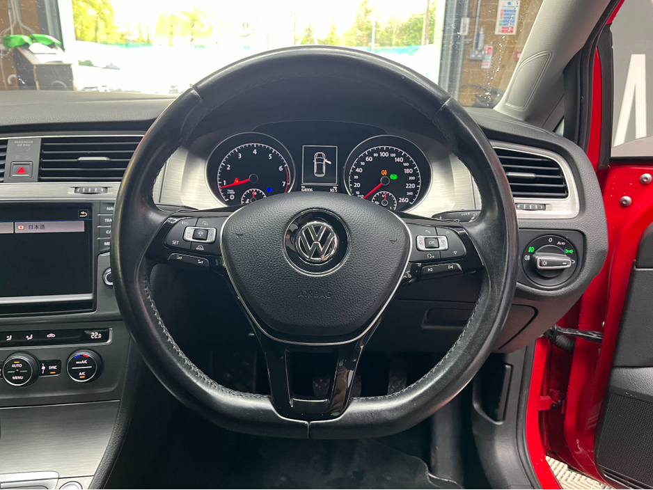 2017 Volkswagen Golf - image 8