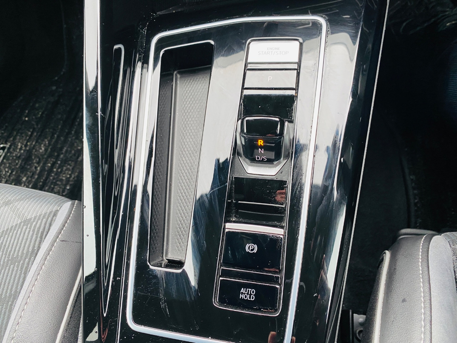 2023 Volkswagen Golf - image 22