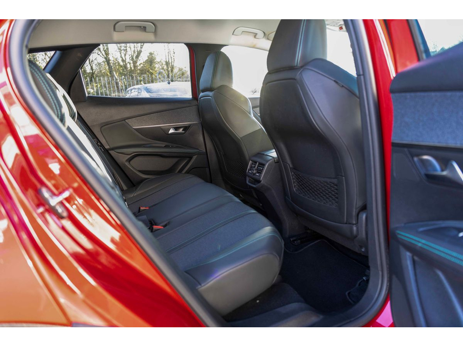 2021 Peugeot 3008 2021 Peugeot Red 1.2 PureTech 130bhp Allure €23,950