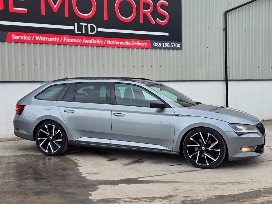 2018 Skoda Superb - image 4